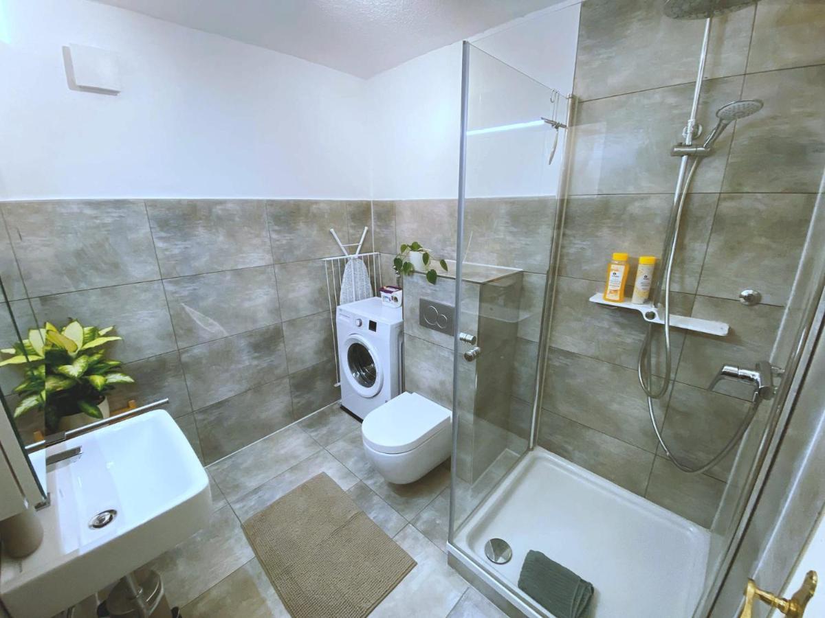 Studio-Apartment Mit Garten, Parkplatz & Kueche Offenburg Esterno foto